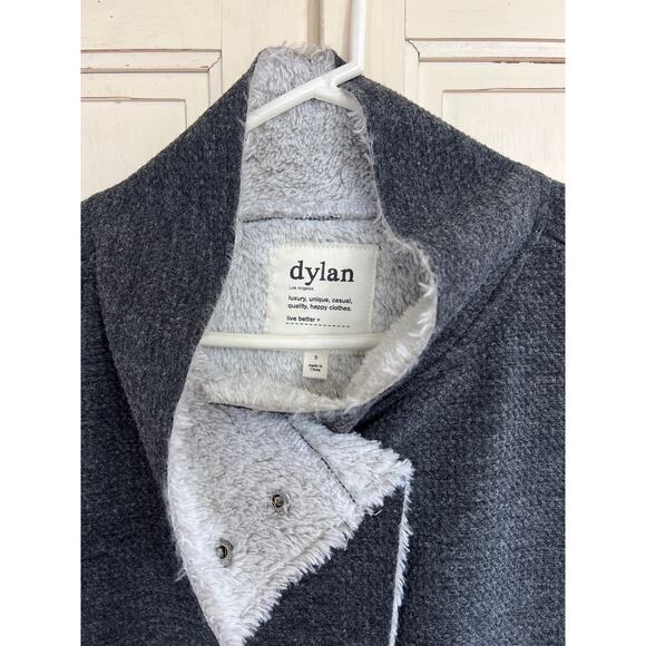 Dylan size small women’s faux fur lined charcoal gray vest - Picture 2 of 4